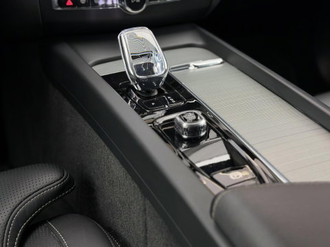 Volvo XC60 2.0 T8 455 PK Plug-in hybrid AWD Ultra Black Ed. |Luchtvering|Nappa/Massage/Ventilatie|Trekhaak