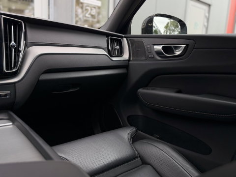 Volvo XC60 2.0 T8 455 PK Plug-in hybrid AWD Ultra Black Ed. |Luchtvering|Nappa/Massage/Ventilatie|Trekhaak