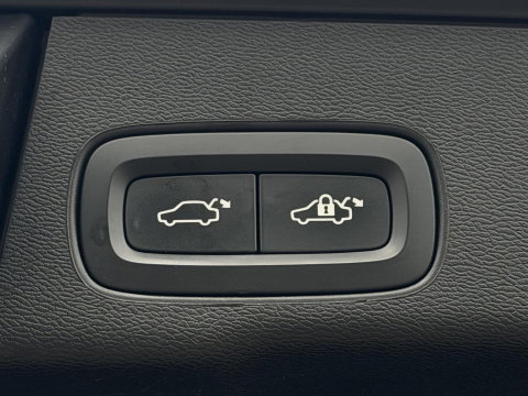 Volvo XC60 2.0 T8 455 PK Plug-in hybrid AWD Ultra Black Ed. |Luchtvering|Nappa/Massage/Ventilatie|Trekhaak