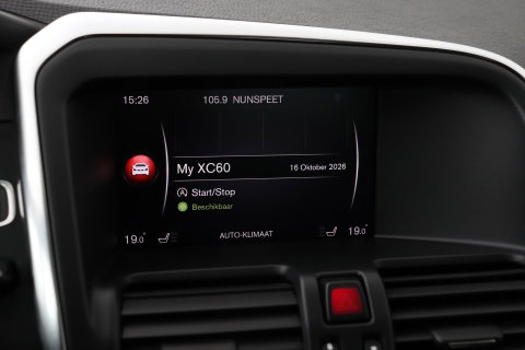 Volvo XC60 2.4 D4 Summum | 5-cilinder | Panoramadak | Trekhaak | Camera | Navigatie | Stoelverwarming | Verwarmde voorruit
