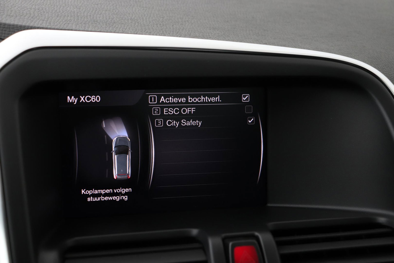Volvo XC60 2.4 D4 Summum | 5-cilinder | Panoramadak | Trekhaak | Camera | Navigatie | Stoelverwarming | Verwarmde voorruit