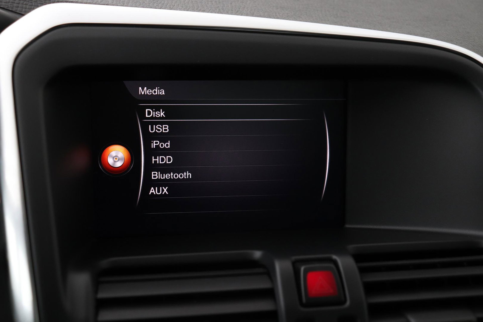 Volvo XC60 2.4 D4 Summum | 5-cilinder | Panoramadak | Trekhaak | Camera | Navigatie | Stoelverwarming | Verwarmde voorruit