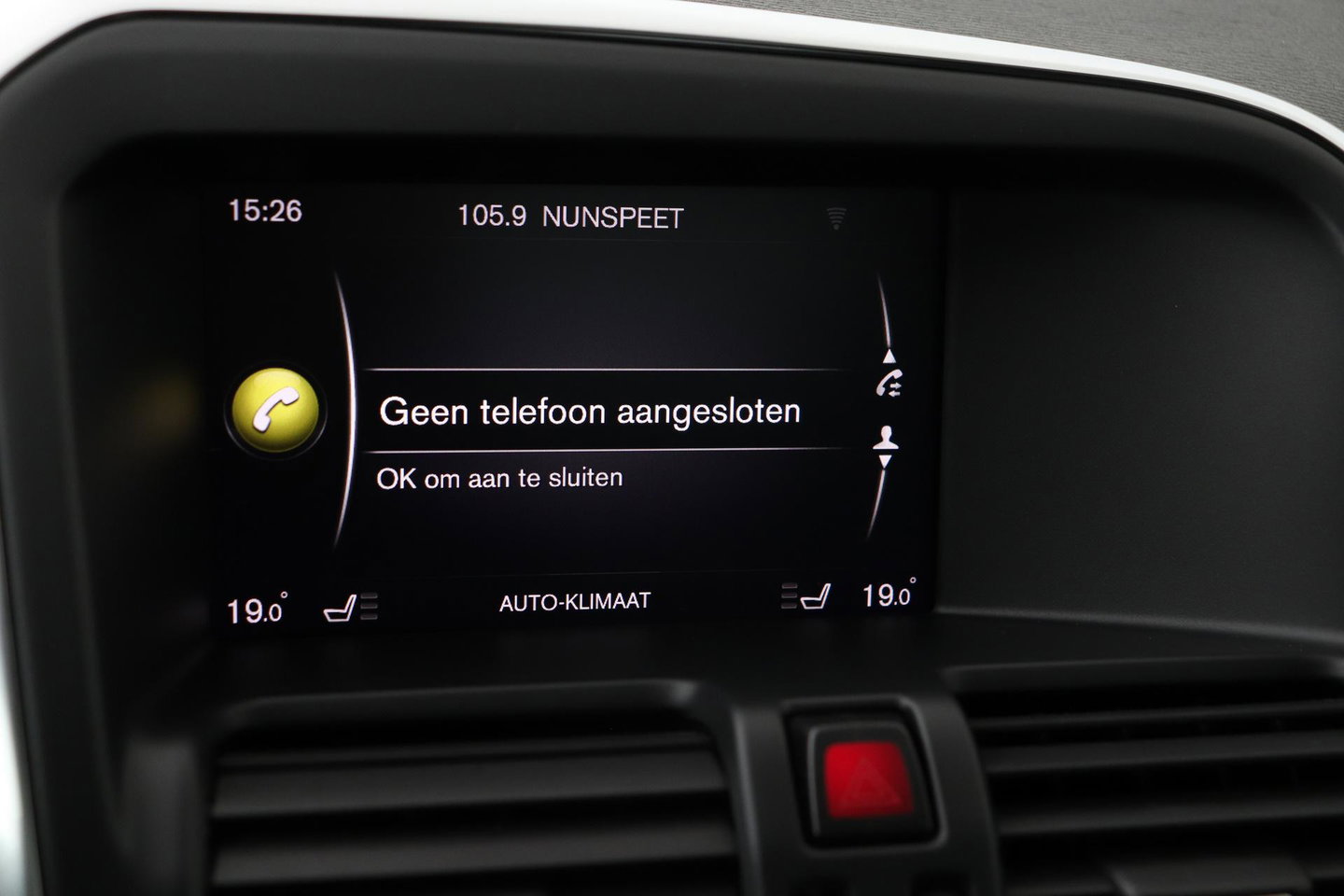 Volvo XC60 2.4 D4 Summum | 5-cilinder | Panoramadak | Trekhaak | Camera | Navigatie | Stoelverwarming | Verwarmde voorruit