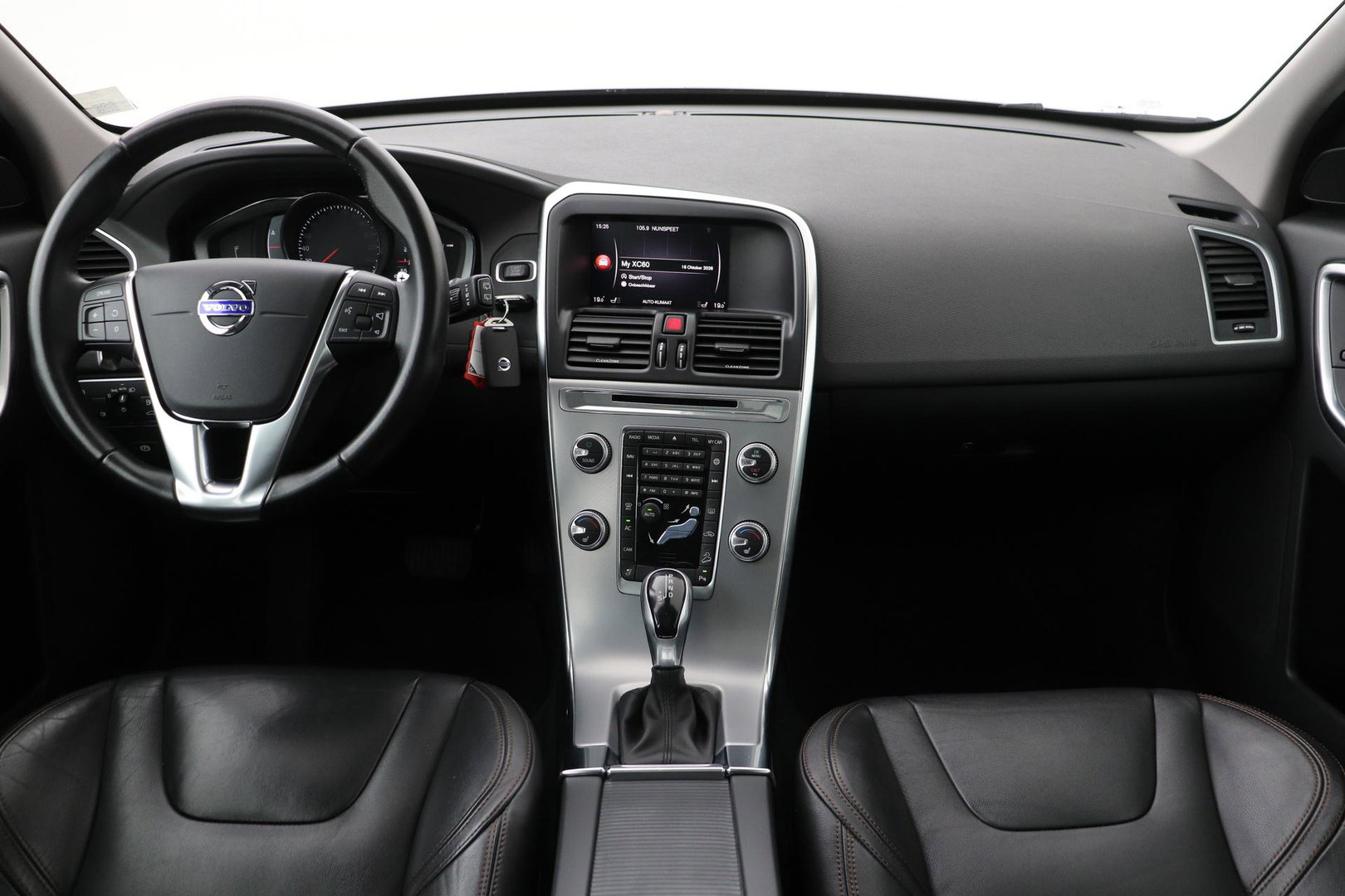 Volvo XC60 2.4 D4 Summum | 5-cilinder | Panoramadak | Trekhaak | Camera | Navigatie | Stoelverwarming | Verwarmde voorruit