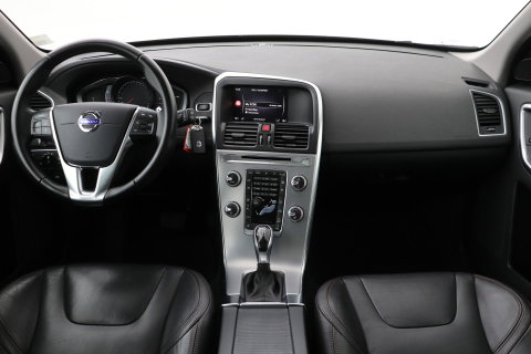 Volvo XC60 2.4 D4 Summum | 5-cilinder | Panoramadak | Trekhaak | Camera | Navigatie | Stoelverwarming | Verwarmde voorruit
