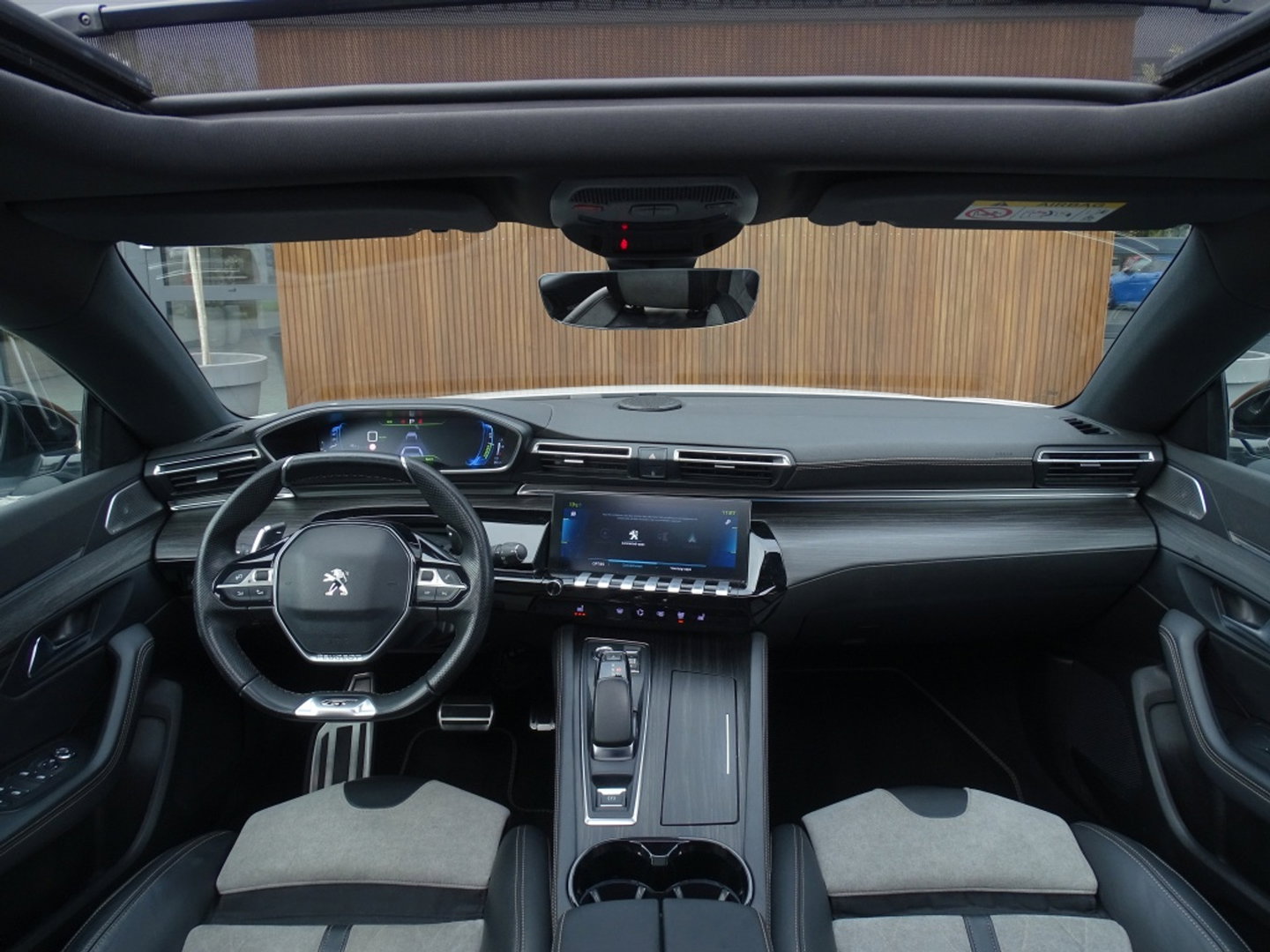 Peugeot 508 SW 1.6 Hybrid 225PK / GT Line / pano / nachtzicht / Falcon / massage / BTW