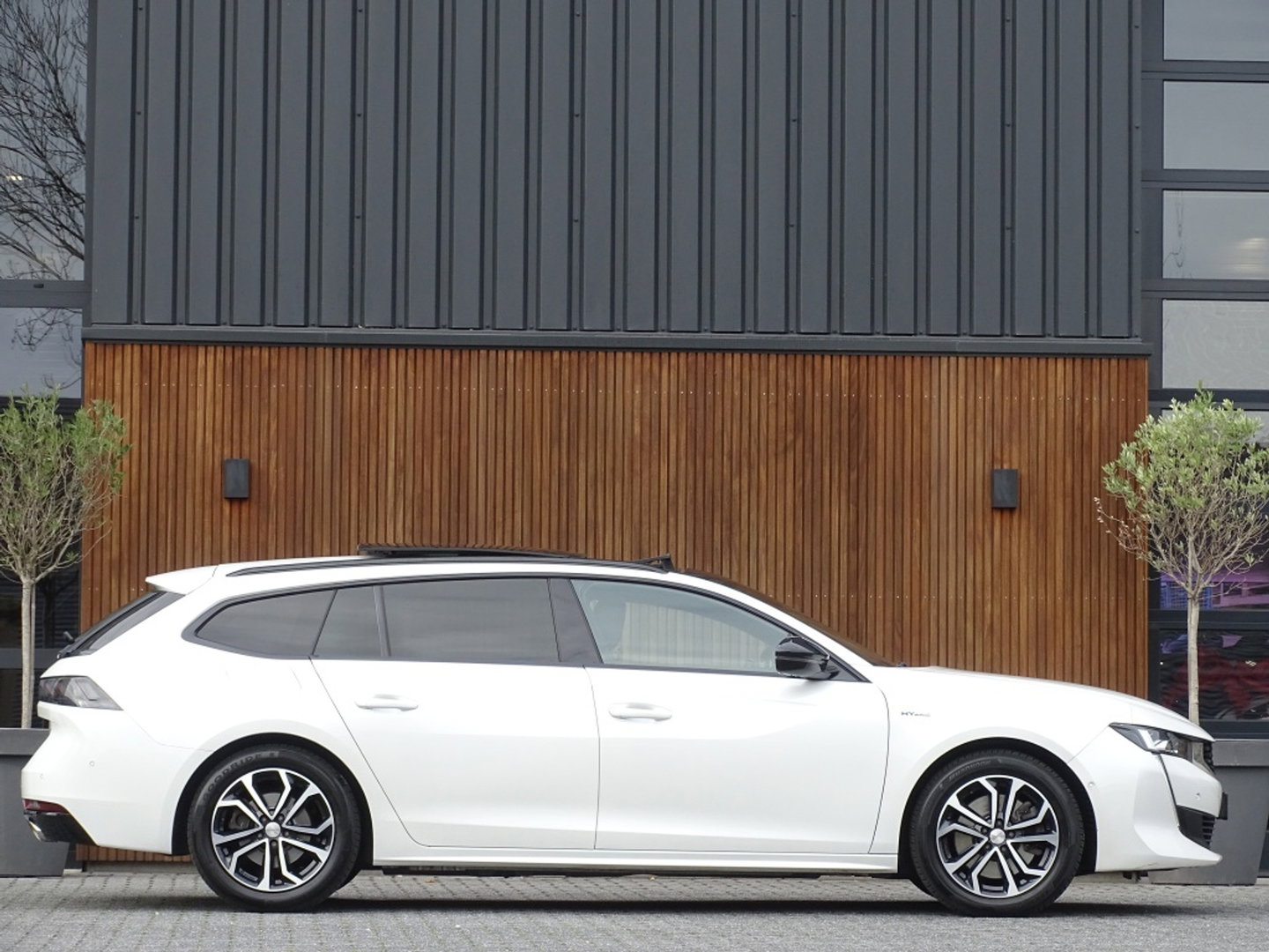 Peugeot 508 SW 1.6 Hybrid 225PK / GT Line / pano / nachtzicht / Falcon / massage / BTW