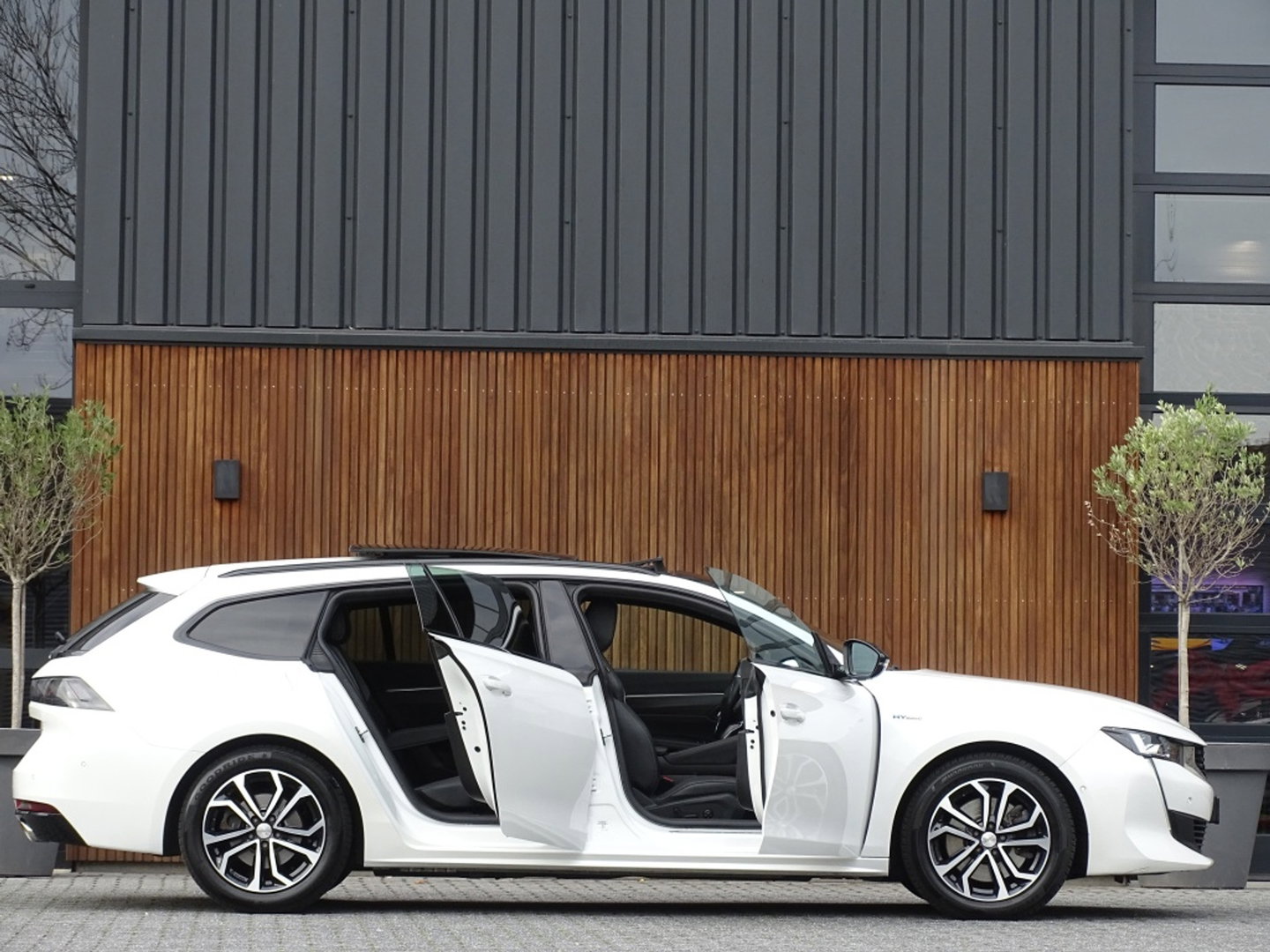 Peugeot 508 SW 1.6 Hybrid 225PK / GT Line / pano / nachtzicht / Falcon / massage / BTW