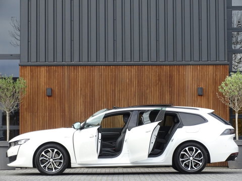 Peugeot 508 SW 1.6 Hybrid 225PK / GT Line / pano / nachtzicht / Falcon / massage / BTW