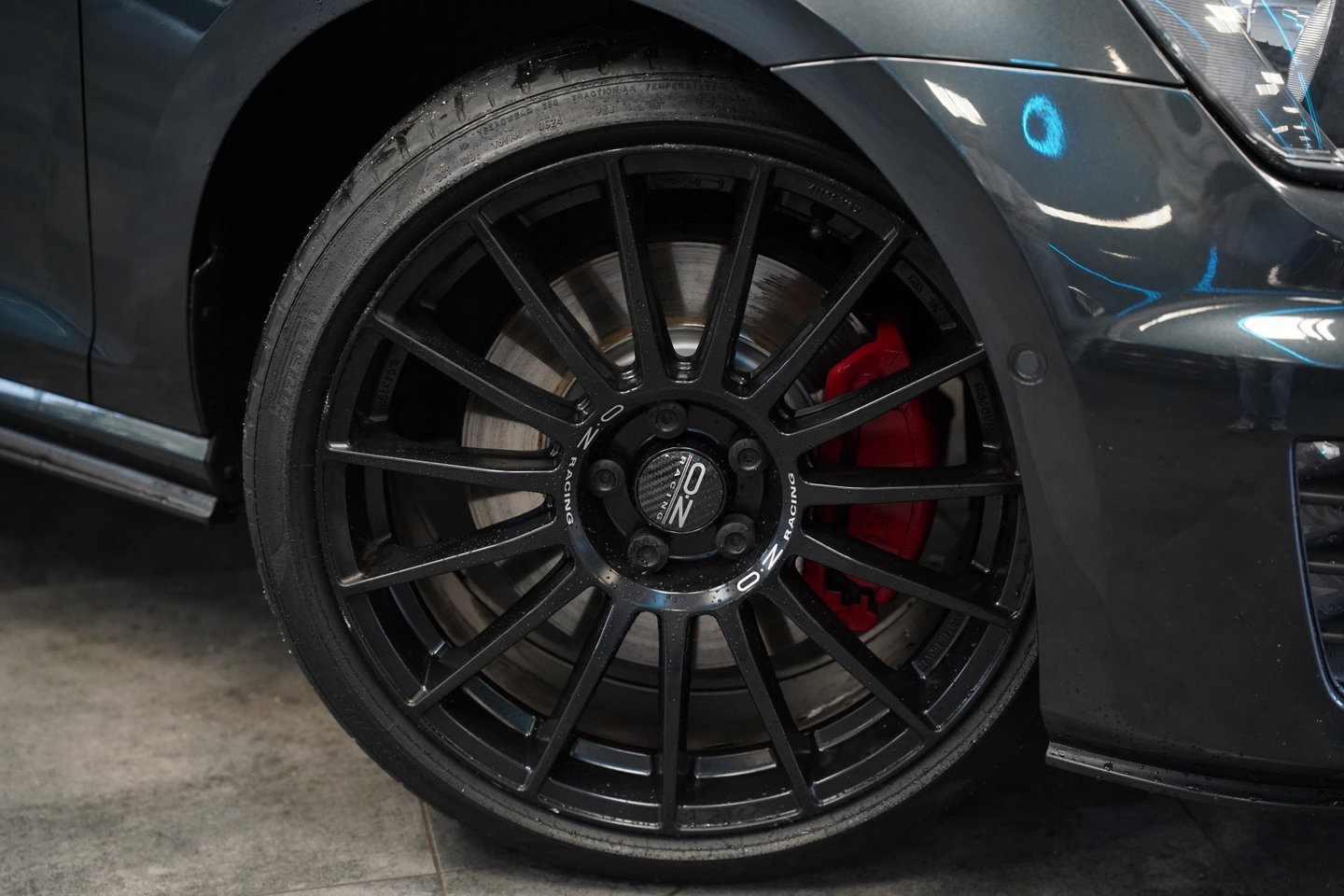 Volkswagen Golf 2.0 TSI GTI Performance 230PK | PERFORMANCE | PANO | DCC | DISCOVER PRO | PARK ASSIST | STOELVERWARMING