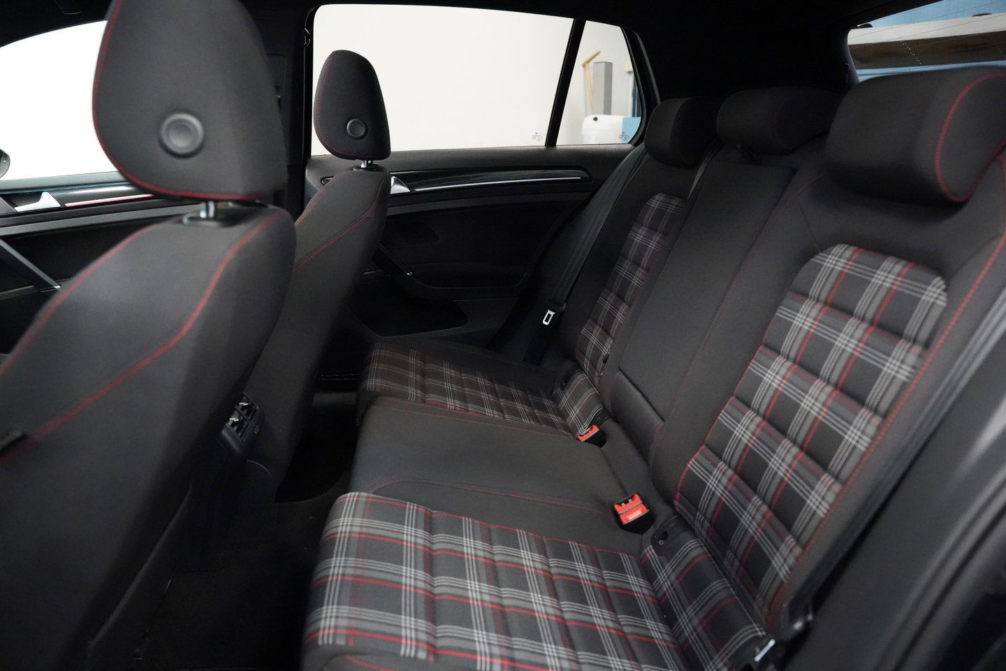 Volkswagen Golf 2.0 TSI GTI Performance 230PK | PERFORMANCE | PANO | DCC | DISCOVER PRO | PARK ASSIST | STOELVERWARMING