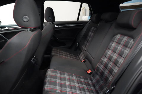 Volkswagen Golf 2.0 TSI GTI Performance 230PK | PERFORMANCE | PANO | DCC | DISCOVER PRO | PARK ASSIST | STOELVERWARMING