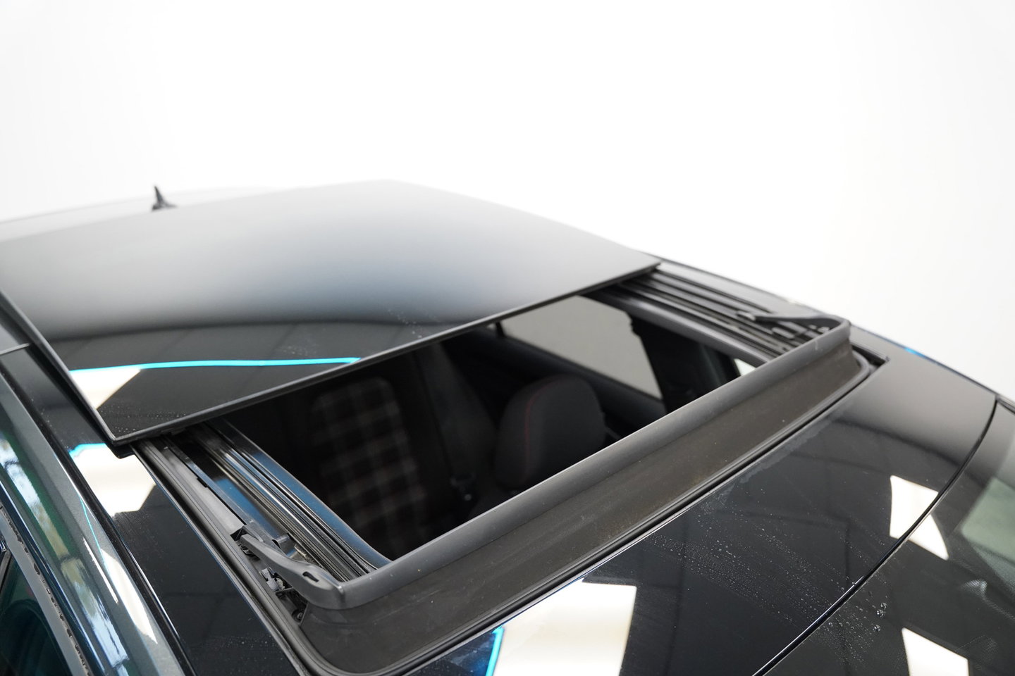 Volkswagen Golf 2.0 TSI GTI Performance 230PK | PERFORMANCE | PANO | DCC | DISCOVER PRO | PARK ASSIST | STOELVERWARMING