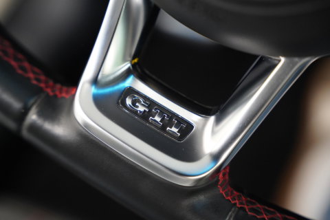 Volkswagen Golf 2.0 TSI GTI Performance 230PK | PERFORMANCE | PANO | DCC | DISCOVER PRO | PARK ASSIST | STOELVERWARMING