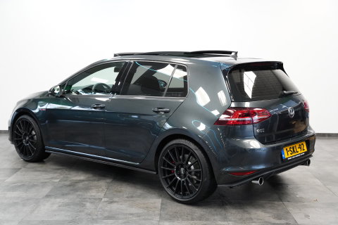 Volkswagen Golf 2.0 TSI GTI Performance 230PK | PERFORMANCE | PANO | DCC | DISCOVER PRO | PARK ASSIST | STOELVERWARMING