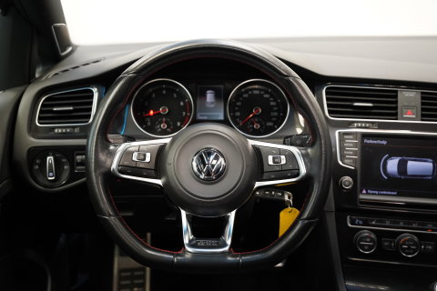 Volkswagen Golf 2.0 TSI GTI Performance 230PK | PERFORMANCE | PANO | DCC | DISCOVER PRO | PARK ASSIST | STOELVERWARMING