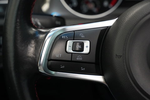 Volkswagen Golf 2.0 TSI GTI Performance 230PK | PERFORMANCE | PANO | DCC | DISCOVER PRO | PARK ASSIST | STOELVERWARMING