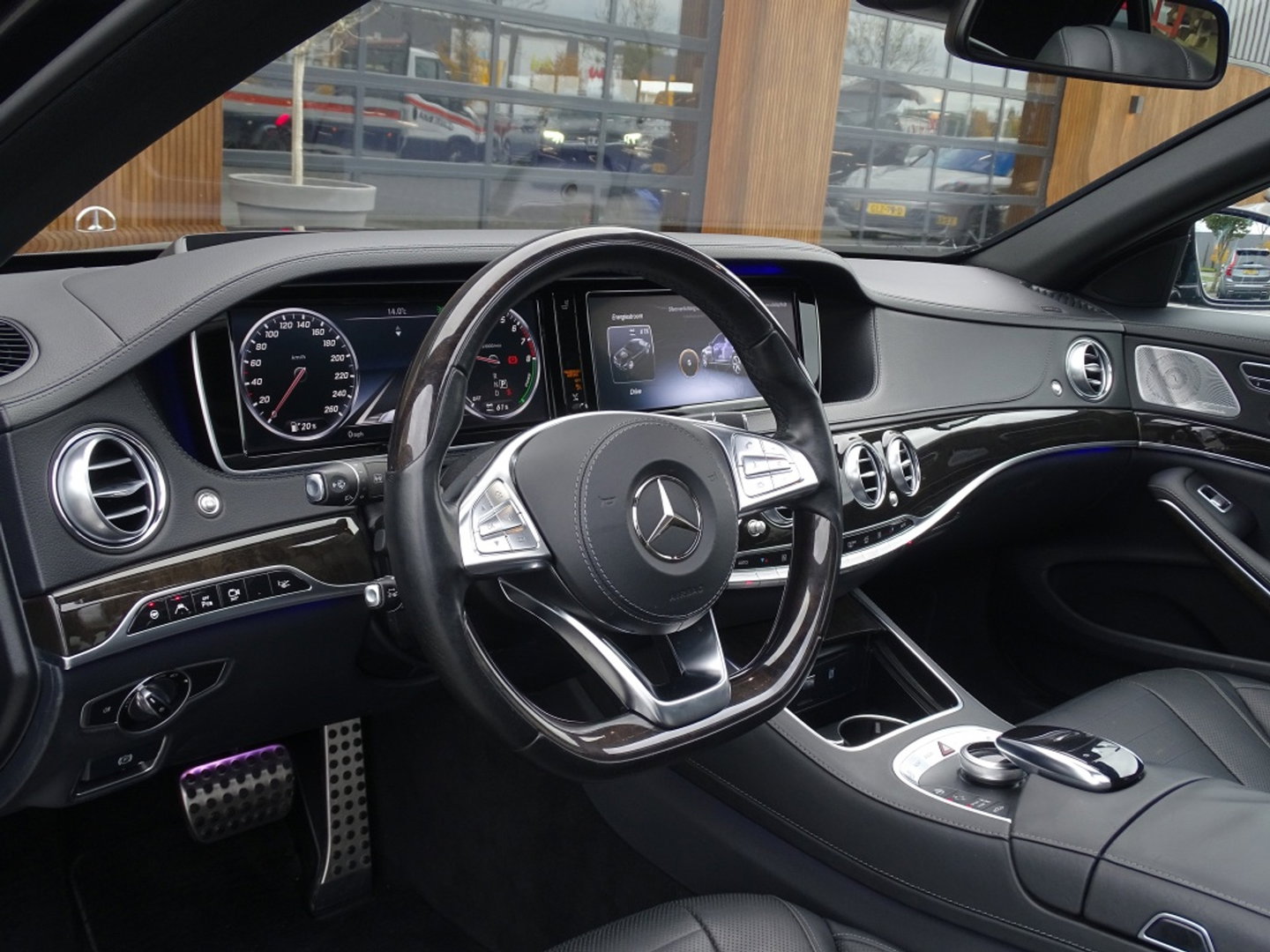 Mercedes-Benz S-Klasse S400 V6 333PK Hybrid / AMG / LED / 360°