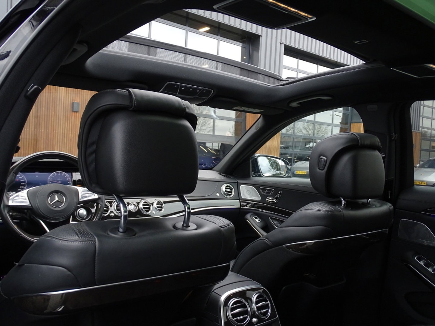 Mercedes-Benz S-Klasse S400 V6 333PK Hybrid / AMG / LED / 360°