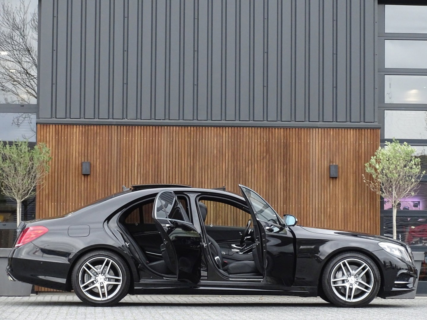 Mercedes-Benz S-Klasse S400 V6 333PK Hybrid / AMG / LED / 360°