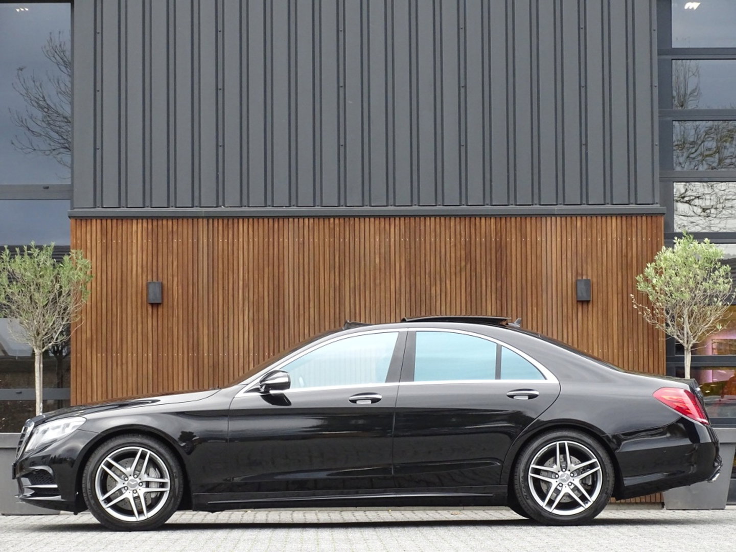 Mercedes-Benz S-Klasse S400 V6 333PK Hybrid / AMG / LED / 360°