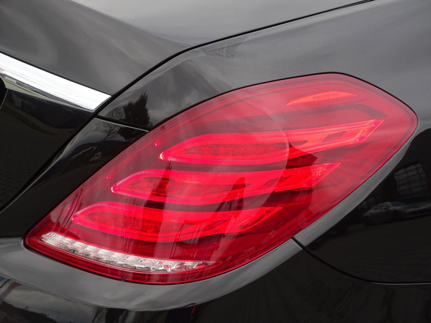 Mercedes-Benz S-Klasse S400 V6 333PK Hybrid / AMG / LED / 360°