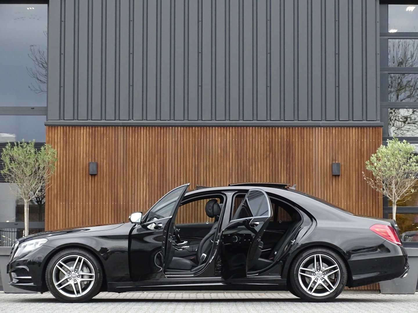 Mercedes-Benz S-Klasse S400 V6 333PK Hybrid / AMG / LED / 360°