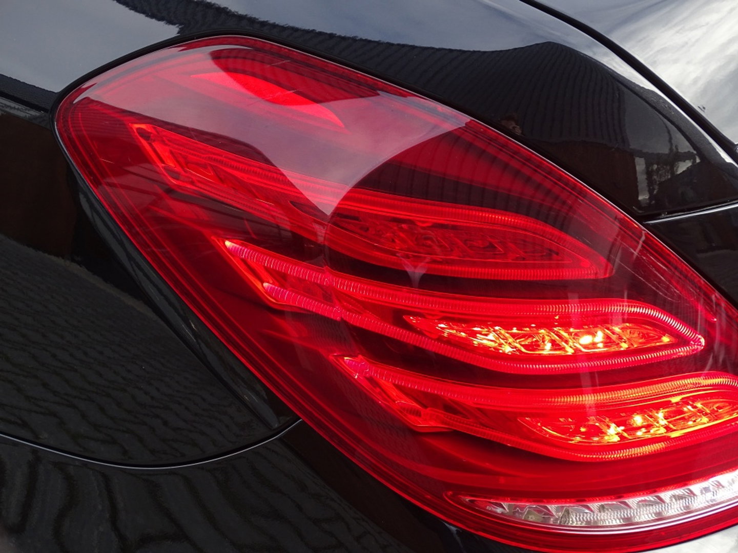 Mercedes-Benz S-Klasse S400 V6 333PK Hybrid / AMG / LED / 360°