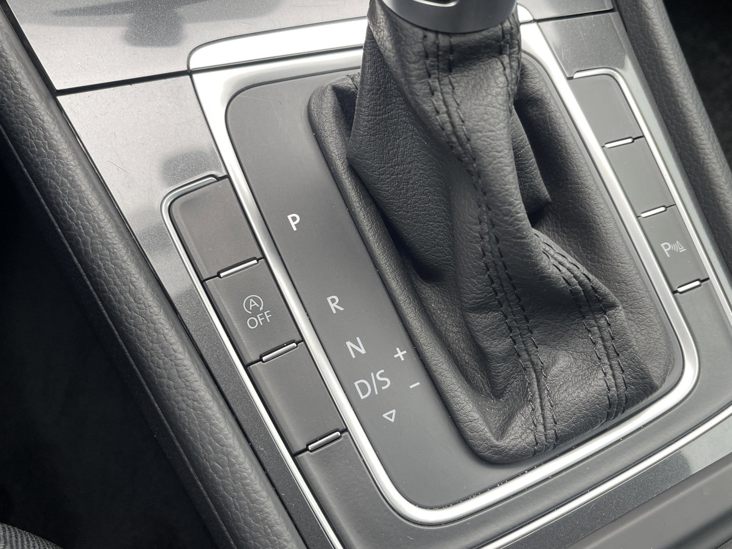 Volkswagen Golf Variant 1.0 TSI Comfortline | Afneembare Trekhaak | Adaptieve Cruise Control |Parkeersensoren | Apple Carplay/Android Auto | DAB |