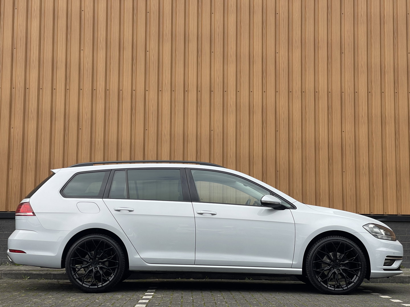 Volkswagen Golf Variant 1.0 TSI Comfortline | Afneembare Trekhaak | Adaptieve Cruise Control |Parkeersensoren | Apple Carplay/Android Auto | DAB |
