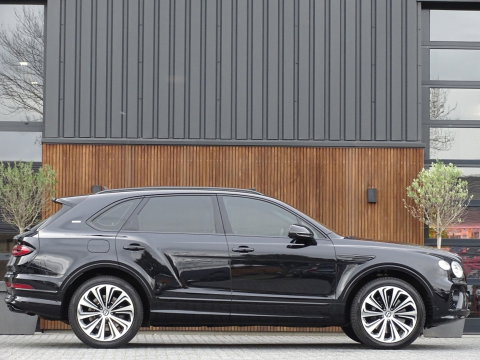 Bentley Bentayga 4.0 V8 550PK / Naim / 4-pers VIP / massage / black ed. / 360°