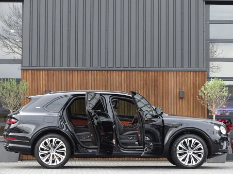 Bentley Bentayga 4.0 V8 550PK / Naim / 4-pers VIP / massage / black ed. / 360°