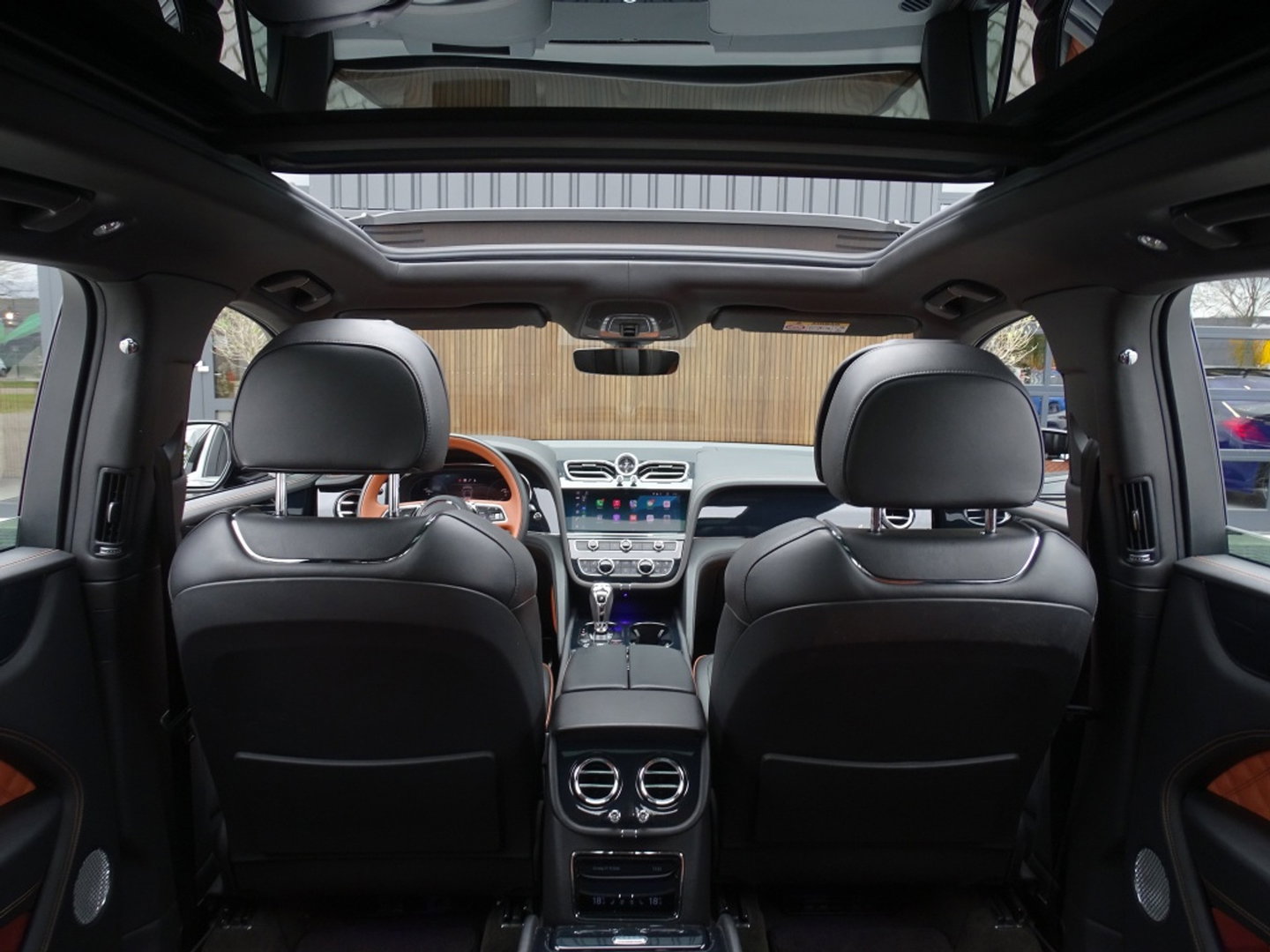 Bentley Bentayga 4.0 V8 550PK / Naim / 4-pers VIP / massage / black ed. / 360°
