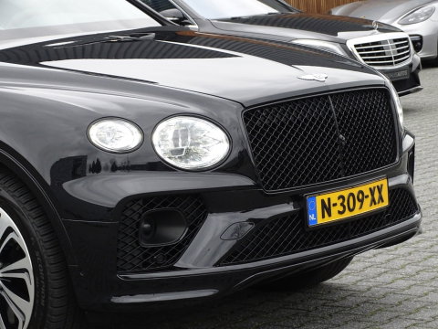 Bentley Bentayga 4.0 V8 550PK / Naim / 4-pers VIP / massage / black ed. / 360°