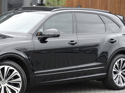 Bentley Bentayga 4.0 V8 550PK / Naim / 4-pers VIP / massage / black ed. / 360°