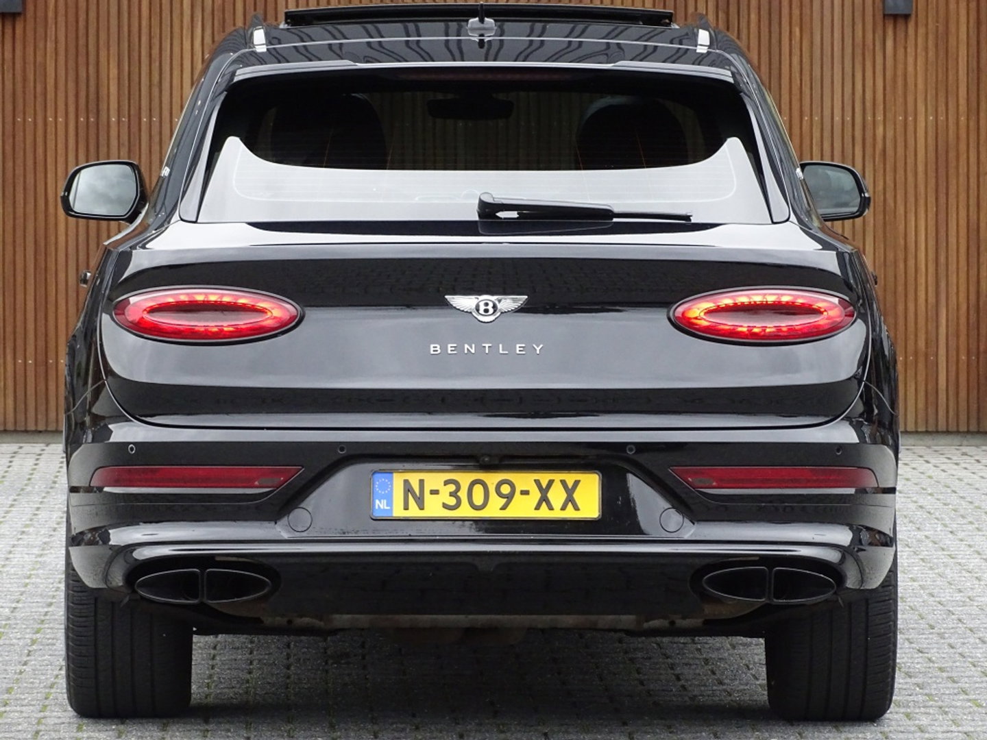 Bentley Bentayga 4.0 V8 550PK / Naim / 4-pers VIP / massage / black ed. / 360°