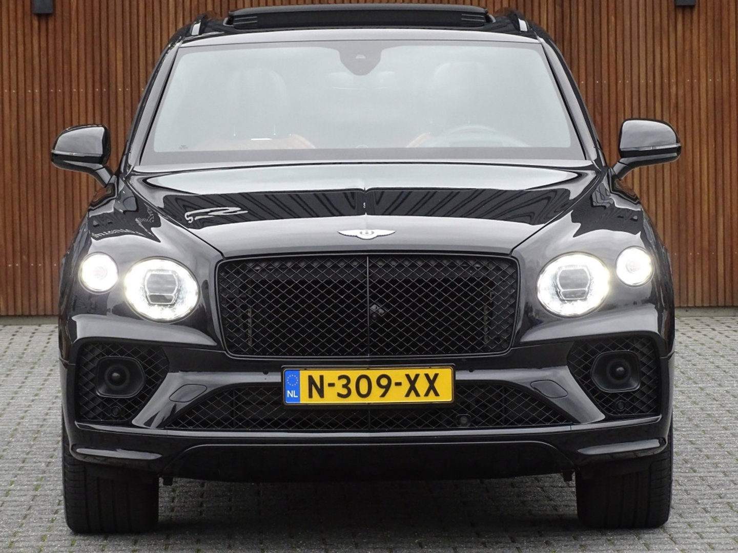 Bentley Bentayga 4.0 V8 550PK / Naim / 4-pers VIP / massage / black ed. / 360°