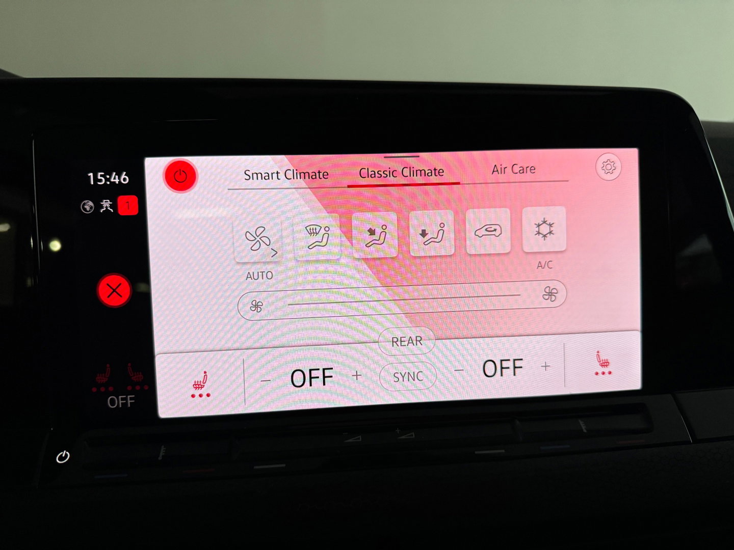 Volkswagen Golf 2.0 TSI GTI Pano|HuD|Trekhaak|Keyless|IQ|ACC