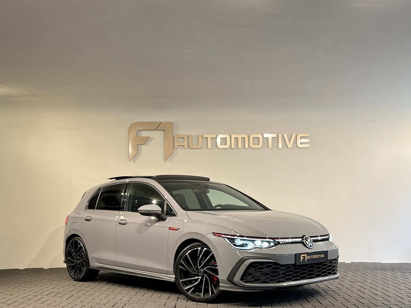 Volkswagen Golf 2.0 TSI GTI Pano|HuD|Trekhaak|Keyless|IQ|ACC