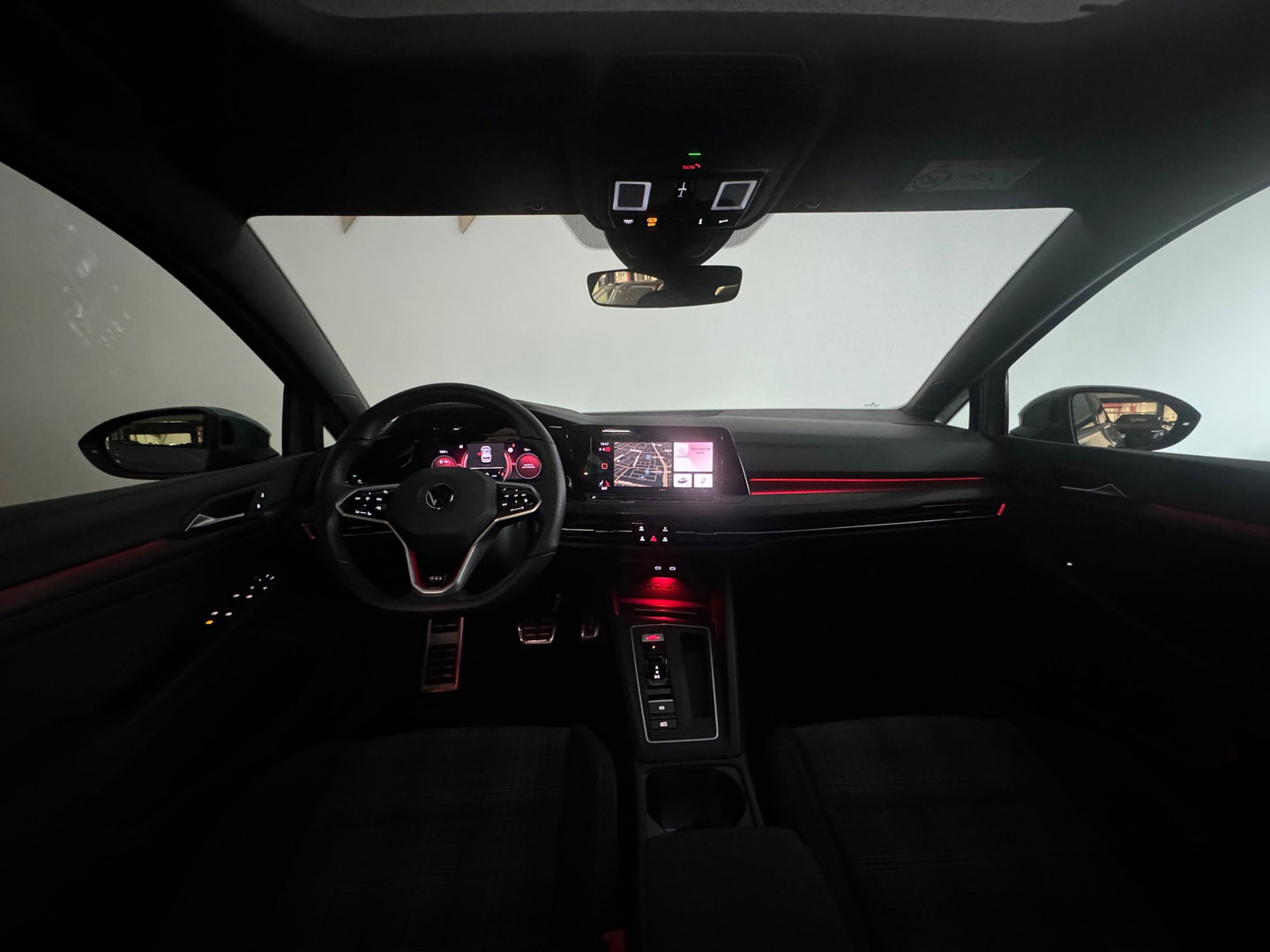 Volkswagen Golf 2.0 TSI GTI Pano|HuD|Trekhaak|Keyless|IQ|ACC