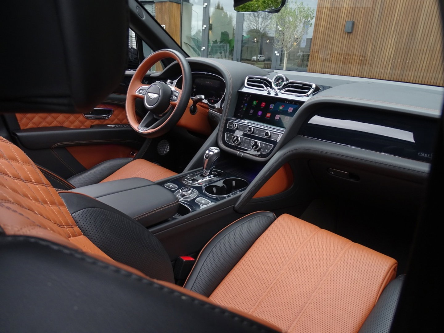 Bentley Bentayga 4.0 V8 550PK / Naim / 4-pers VIP / massage / black ed. / 360°