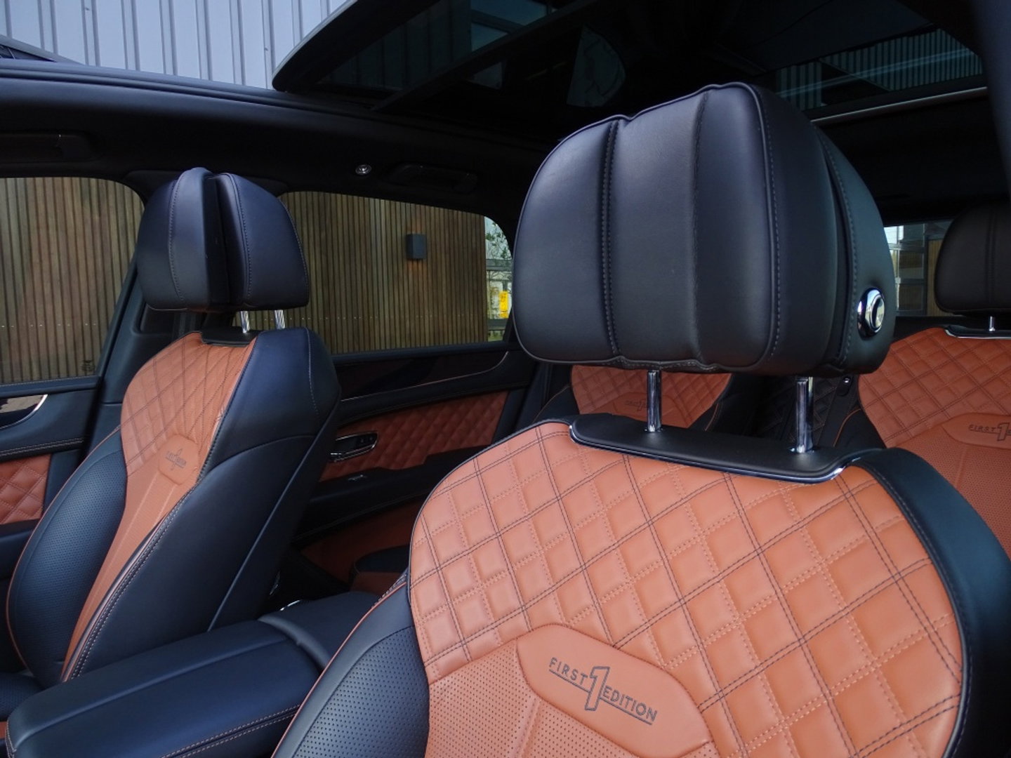 Bentley Bentayga 4.0 V8 550PK / Naim / 4-pers VIP / massage / black ed. / 360°