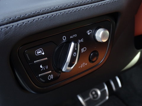 Bentley Bentayga 4.0 V8 550PK / Naim / 4-pers VIP / massage / black ed. / 360°