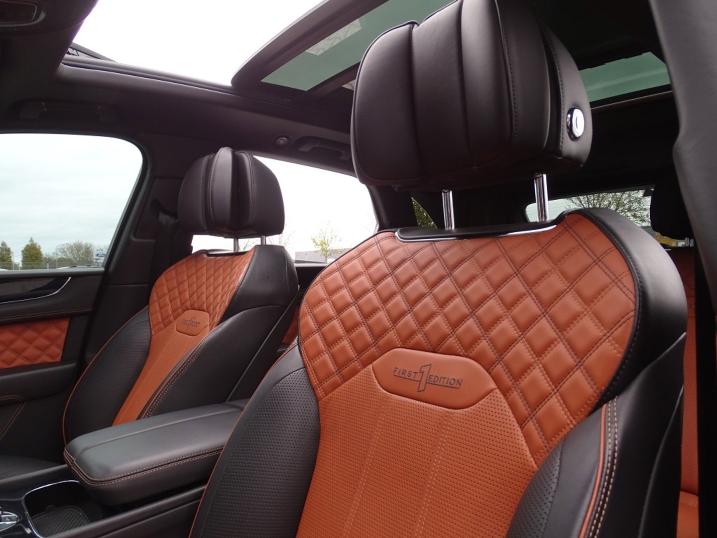 Bentley Bentayga 4.0 V8 550PK / Naim / 4-pers VIP / massage / black ed. / 360°