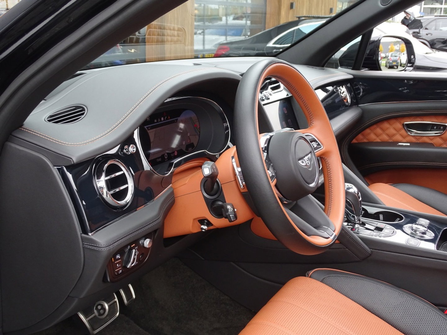 Bentley Bentayga 4.0 V8 550PK / Naim / 4-pers VIP / massage / black ed. / 360°