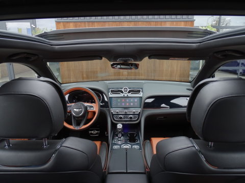 Bentley Bentayga 4.0 V8 550PK / Naim / 4-pers VIP / massage / black ed. / 360°