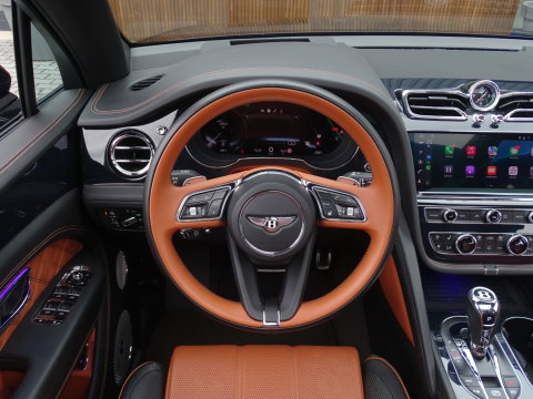 Bentley Bentayga 4.0 V8 550PK / Naim / 4-pers VIP / massage / black ed. / 360°