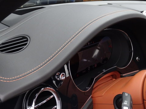 Bentley Bentayga 4.0 V8 550PK / Naim / 4-pers VIP / massage / black ed. / 360°