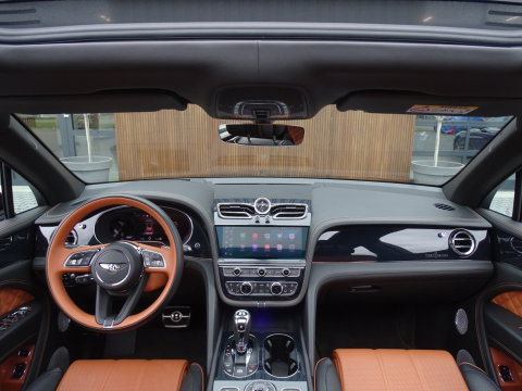 Bentley Bentayga 4.0 V8 550PK / Naim / 4-pers VIP / massage / black ed. / 360°