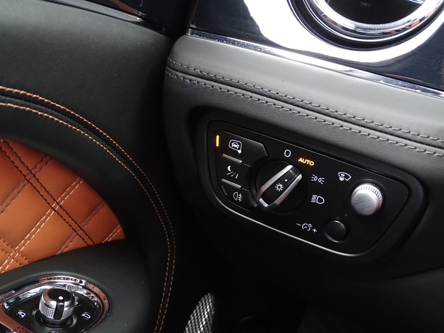 Bentley Bentayga 4.0 V8 550PK / Naim / 4-pers VIP / massage / black ed. / 360°